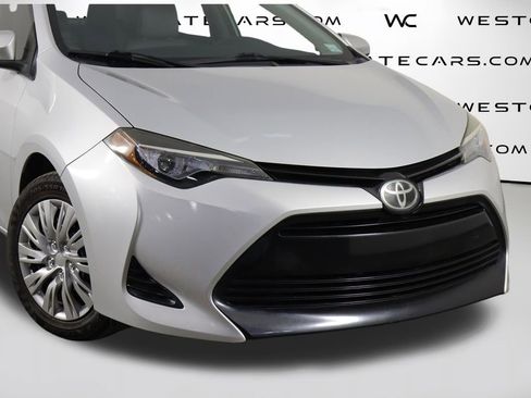 Used 2017 Toyota Corolla LE FWD image 45