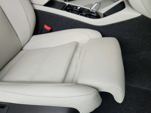 Certified 2026 Volvo XC40 B5 Plus w/ Protection Package Premier AWD/4WD image 50
