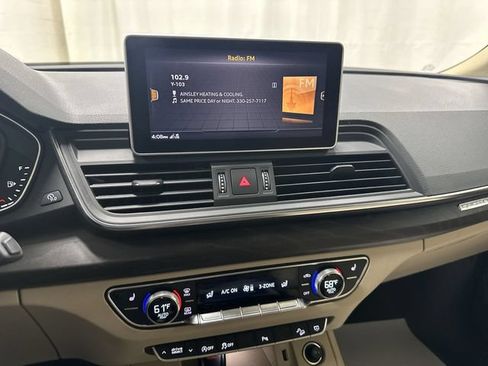 Used 2020 Audi Q5 2.0T Premium Plus w/ Premium Plus Package AWD/4WD image 11