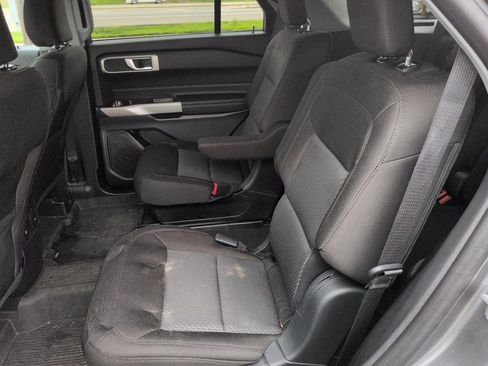 Used 2024 Ford Explorer XLT w/ Class IV Trailer Tow Package image 7