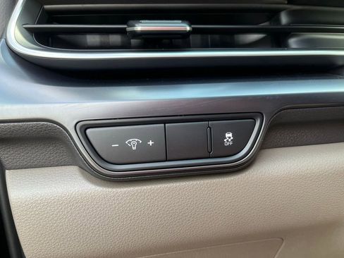 Used 2025 Kia Carnival FWD image 13