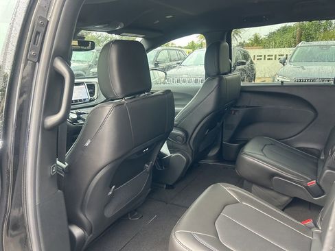 New 2026 Chrysler Pacifica Select image 33