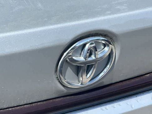 Used 2021 Toyota Corolla LE w/ Carpet Mat Package (TMS) FWD image 15