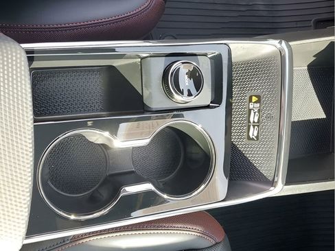 Used 2025 Chevrolet Equinox RS w/ Safety and Technology Package image 40