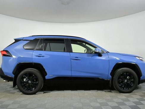 Used 2025 Toyota RAV4 SE image 15