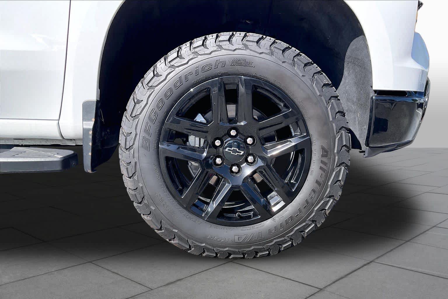 Used 2024 Chevrolet Silverado 1500 LT Trail Boss w/ Protection Package AWD/4WD image 10