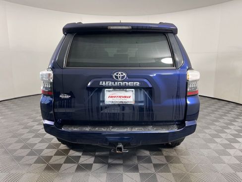 Used 2020 Toyota 4Runner SR5 Premium w/ Moonroof Package AWD/4WD image 10