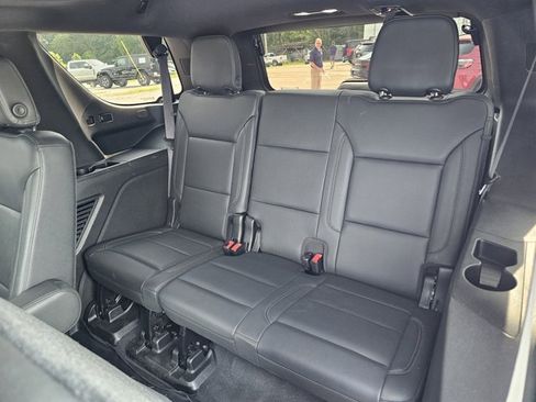 Used 2021 Chevrolet Tahoe Z71 w/ Luxury Package AWD/4WD image 35