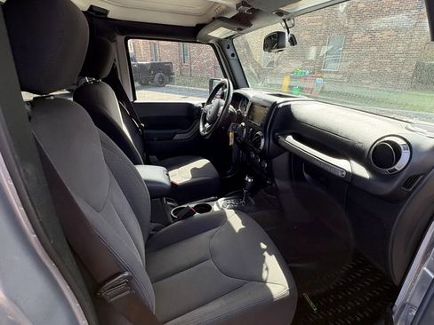 Used 2016 Jeep Wrangler Unlimited Sport w/ Quick Order Package 24S AWD/4WD image 35