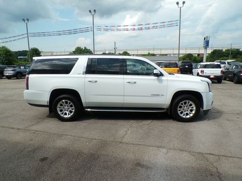 Used 2015 GMC Yukon XL SLT w/ Open Road Package AWD/4WD image 8