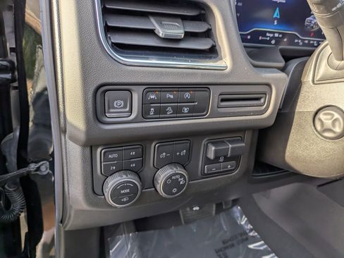 Used 2023 Chevrolet Suburban Z71 w/ Off-Road Capability Package image 17