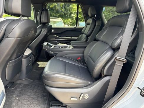 Used 2025 Lincoln Navigator Reserve w/ Jet Appearance Package AWD/4WD image 18