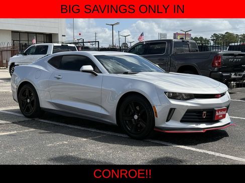 Used 2017 Chevrolet Camaro LT RWD image 4