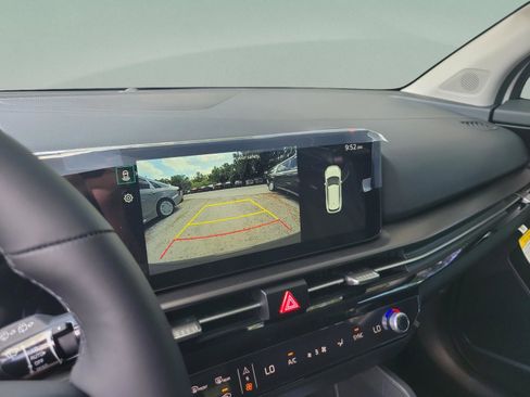 New 2026 Kia Sportage EX FWD image 18