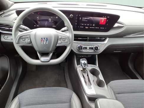 Used 2025 Buick Envista Preferred FWD image 5