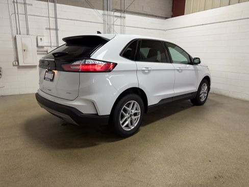 Certified 2024 Ford Edge SEL AWD/4WD image 8