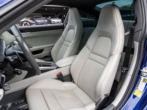 Used 2020 Porsche 911 Carrera S image 5