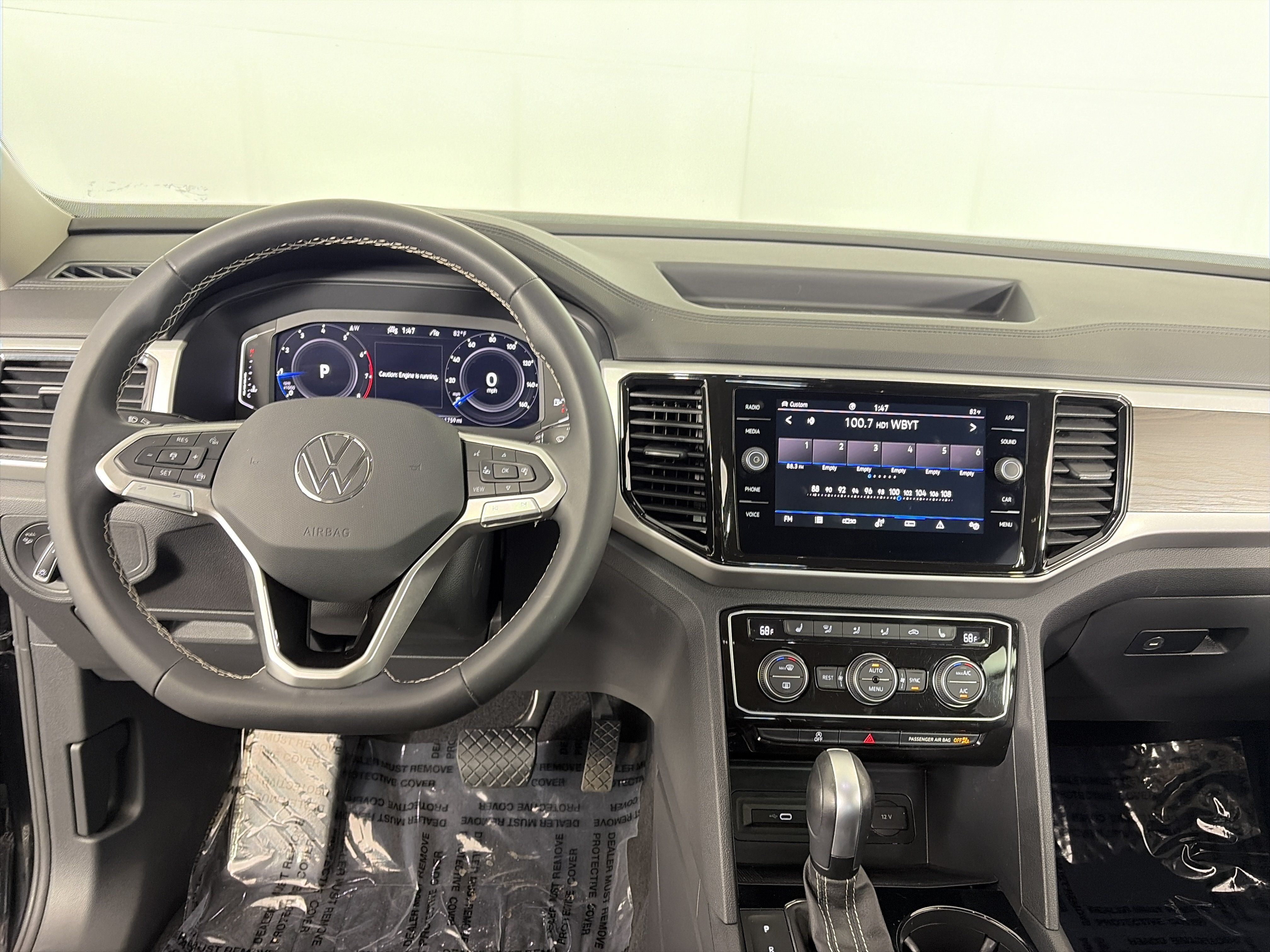 Used 2023 Volkswagen Atlas SE AWD/4WD image 3