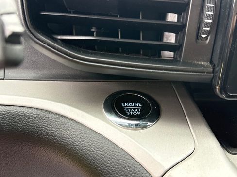 Used 2024 Ford Explorer XLT image 28