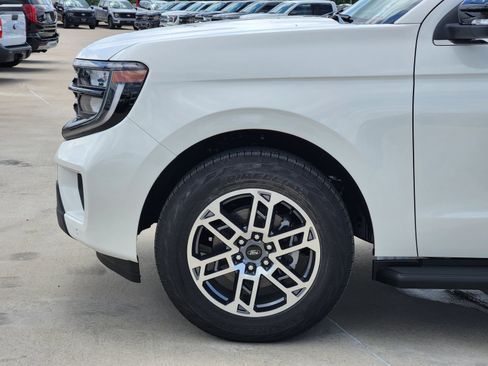 New 2026 Ford Expedition Active AWD/4WD image 10
