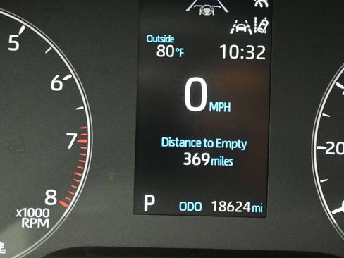 Used 2025 Toyota Corolla LE FWD image 15