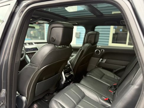 Used 2019 Land Rover Range Rover Sport HSE AWD/4WD image 32