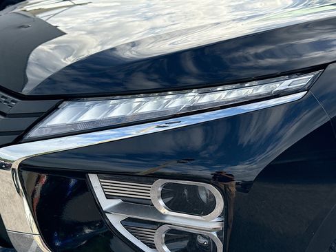 Used 2025 Mitsubishi Eclipse Cross AWD image 9