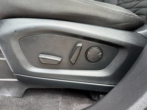 Used 2020 Ford Explorer XLT RWD image 19