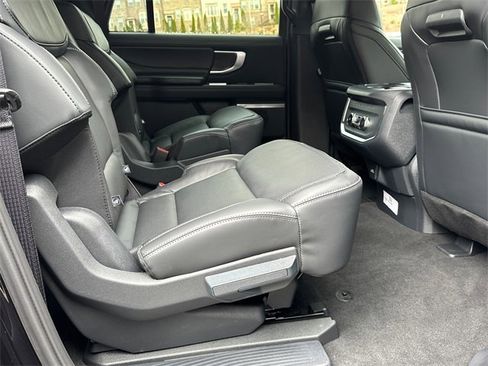 New 2025 Ford Expedition Max Platinum w/ Stealth Appearance Package image 15