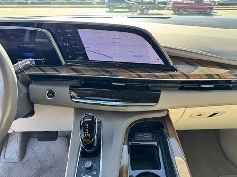 Used 2023 Cadillac Escalade Premium Luxury Platinum image 14