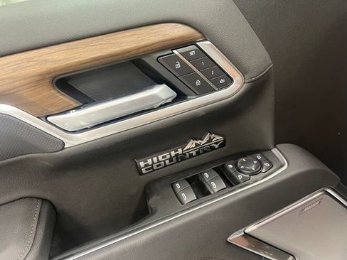 New 2026 Chevrolet Silverado 1500 High Country AWD/4WD image 15