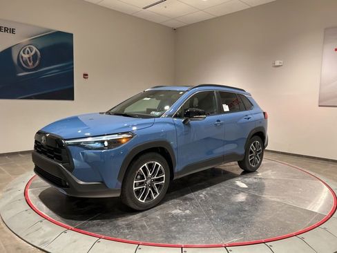 New 2026 Toyota Corolla Cross XLE image 2