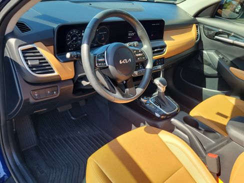 Used 2025 Kia Seltos EX w/ EX Sunroof Package FWD image 22