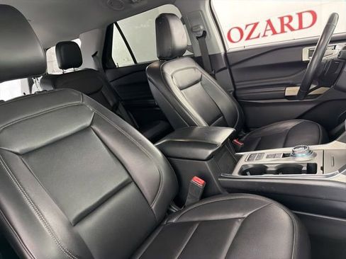 Used 2020 Ford Explorer XLT w/ Equipment Group 202A RWD image 16