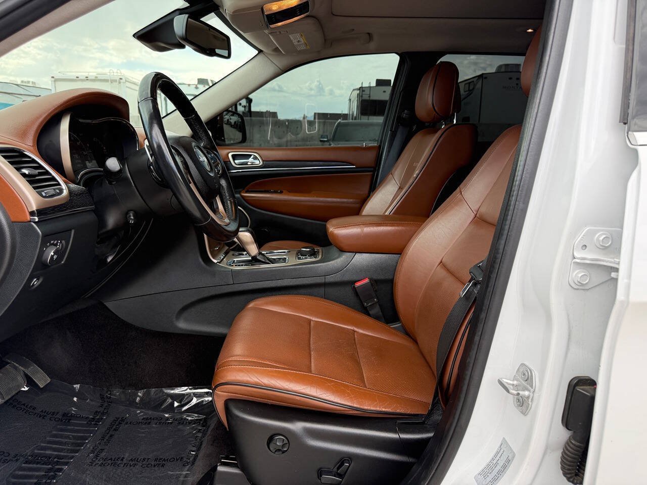 Used 2016 Jeep Grand Cherokee Summit w/ Platinum Series Group AWD/4WD image 17