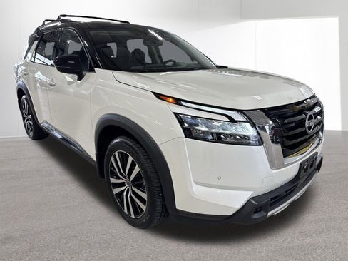 Certified 2023 Nissan Pathfinder Platinum AWD/4WD image 12