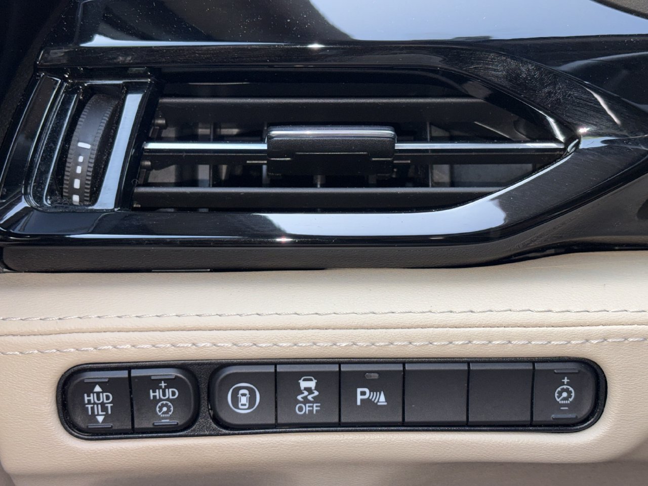 Used 2022 Acura MDX w/ Advance Package AWD/4WD image 16