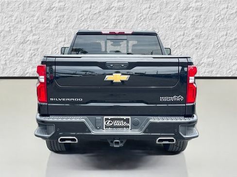 Used 2025 Chevrolet Silverado 1500 High Country w/ High Country Premium Package AWD/4WD image 4