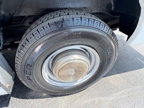 Used 2002 Ford E-350 and Econoline 350 XL image 10