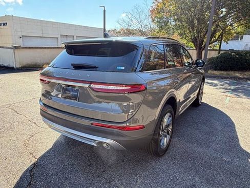 New 2026 Lincoln Corsair Premiere image 7