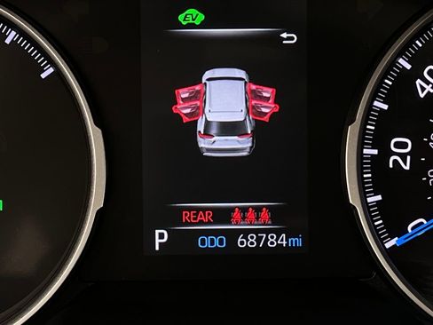 Used 2021 Toyota RAV4 XLE image 23