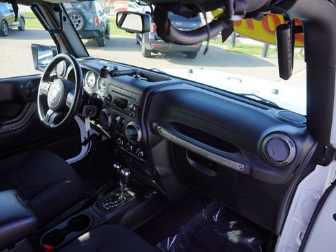 Used 2018 Jeep Wrangler Sport w/ Quick Order Package 24W image 29