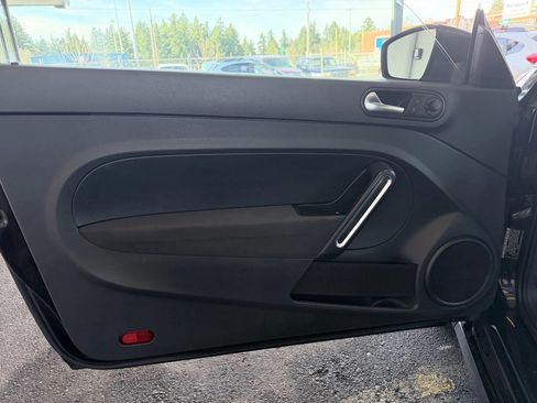 Used 2013 Volkswagen Beetle 2.5 image 12