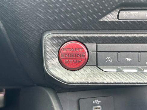 Used 2025 Ford Mustang Premium image 36