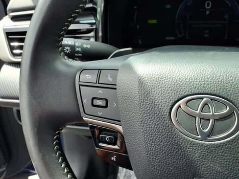 Used 2025 Toyota Camry SE FWD image 21