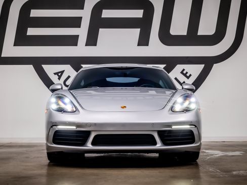 Used 2025 Porsche 718 Cayman RWD image 4