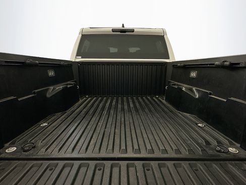 Used 2025 Toyota Tacoma TRD Off-Road image 30