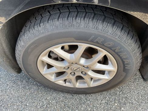 Used 2024 Chrysler Pacifica Touring-L image 10