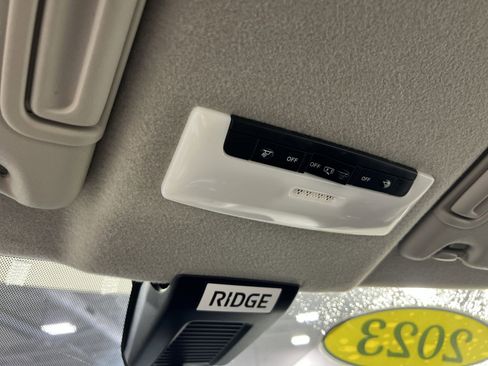 Used 2023 Nissan Kicks SV FWD image 34