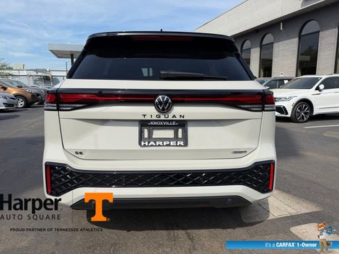 Used 2025 Volkswagen Tiguan SE R-Line image 4